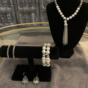 Vera wang 4 piece set